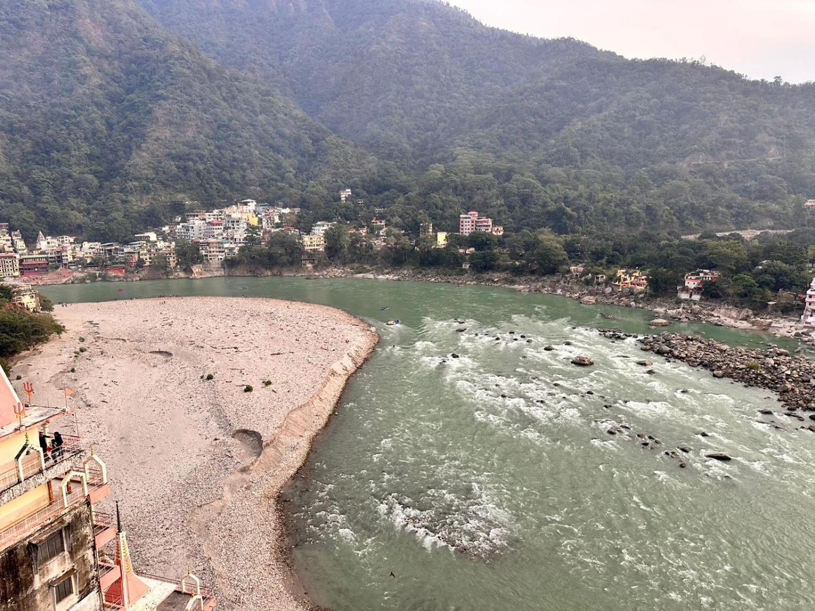 Вілла Yoga Retreat At The Ganges In Рішикеш Екстер'єр фото